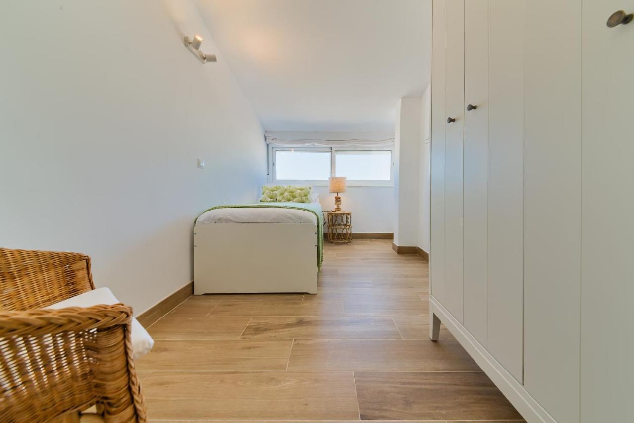 Holidays2Fuengirola Duplex With Stunning Sea View, Terraces,1St Line Beside Port Exterior foto